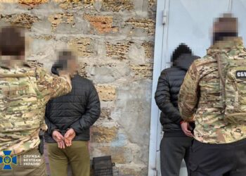 На Київщині викрили чорних торгівців, які вивозили зброю із зони бойових дій