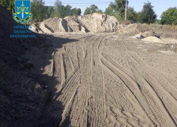 Незаконно видобував пісок на Вишгородщині – чоловіку повідомлено про підозру