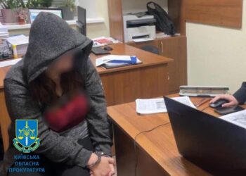 Подружжя дістало 15 років в’язниці за зйомку порно з малолітніми дочками, одну з них ґвалтували – прокуратура