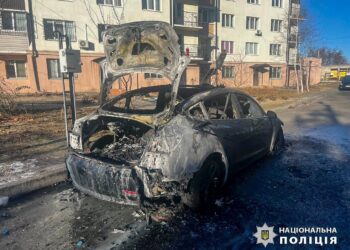 Поліцейські Київщини повідомили про підозру зловмиснику, який підпалив авто знайомого