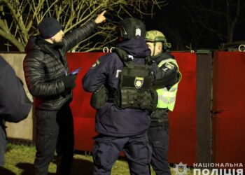 Поліція проводить масштабну облаву на канали переправлення військовозобов’язаних за кордон України