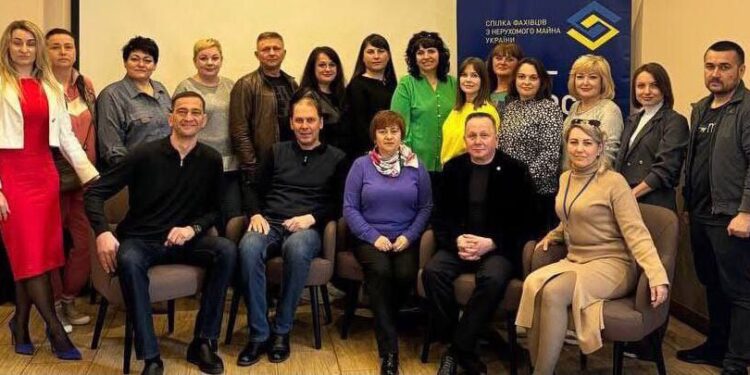 Спілка фахівців нерухомості Білої Церкви вітає клієнтів та колег з Новим Роком