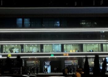 Станція метро Хрещатик тепер з оновленим фасадом | ПРО ГОЛОВНЕ