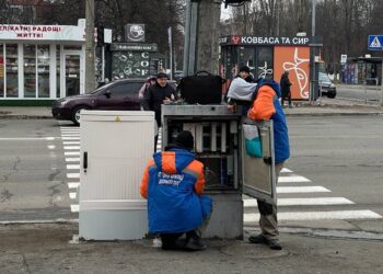 Світлофори на Відрадному забезпечені автономним живленням | ПРО ГОЛОВНЕ