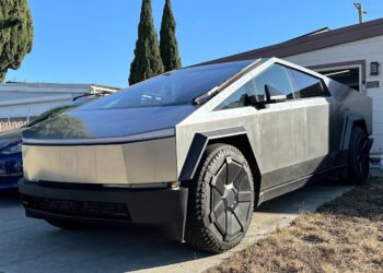 Tesla створила левітуючу версію Cybertruck (ФОТО) – Автоновини