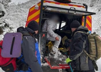 Троє чоловіків тиждень блукали засніженими Карпатами – ДПСУ