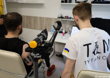 Tytanovi Rehab оголосив збір коштів на титанові імпланти для українських військових. За донат можна виграти автівку