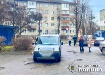 У Білій Церкві водій легковика збив жінку під час руху заднім ходом