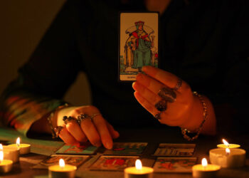 У Мінкульті України заявили, що не можуть прибрати з телемарафону езотериків та екстрасенсів