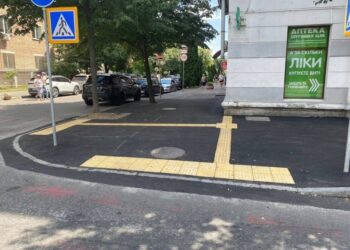 У Славутичі та Бучі створять безбар’єрні маршрути
