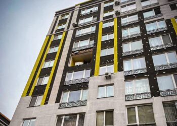 В Ірпені стався вибух у багатоповерхівці: пошкоджена квартира