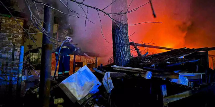 В Ірпені в охопленій вогнем покинутій будівлі загинув чоловік