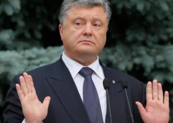 ЗМІ повідомили про розвиток кримінальної справи проти Порошенка