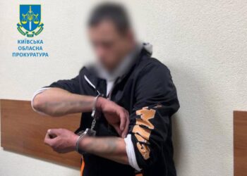 Знімали порнографічний контент, розбещували доньок та ґвалтували одну з них: на Київщина засудили подружжя