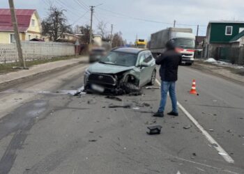 ДТП за участі двох автівок сталася на Броварщині: травмувалася дитина