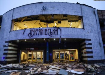 Як відновлюються метро Лук’янівська, кав’ярня та клініка після ракетного удару в Києві | ПРО ГОЛОВНЕ