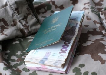 “Контракт на рік, 1 млн грн”. Зеленський розповів про умови для служби в армії українців 18–24 років