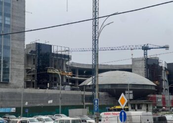 Літаючу тарілку на Либідській продовжують збудовувати в ТРЦ Ocean Mall | ПРО ГОЛОВНЕ