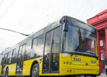 На Хрещатику закликають організувати слуги громадського транспорту | ПРО ГОЛОВНЕ