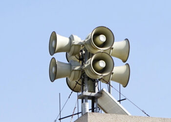 Назвали регіони України, де найбільша тривалість тривог у години роботи торговельних центрів. Інфографіка