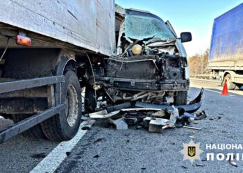 Поліція Київщини розслідує обставини аварії, яка забрала життя людини