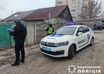 Пошкоджені приватні будинки: поліцейські Київщини фіксують наслідки атаки ворожими безпілотниками