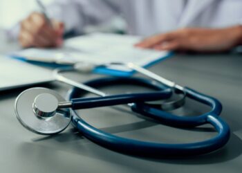 У Хмельницькому чоловік скоїв суїцид під час проходження ВЛК