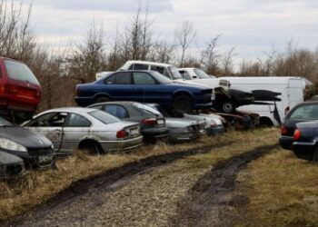 У Львові почали евакуйовувати покинуті автівки | ПРО ГОЛОВНЕ