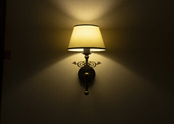 У низці областей України ввели екстрені й аварійні вимкнення світла