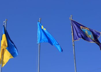 В Ірпені підняли кримськотатарський прапор за участі Рефата Чубарова на знак солідарності та підтримки боротьби за Крим