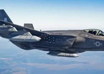 Винищувач F-35 вперше скинув пару розумних авіабомб одночасно — АВТО