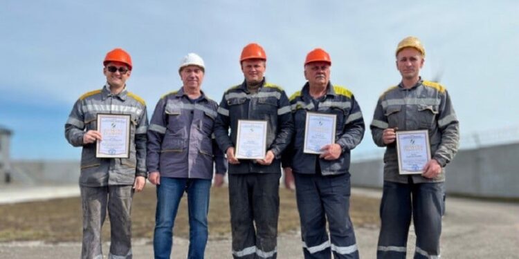 12 енергетиків компанії ДТЕК отримали нагороди за роботу з відновлення електропостачання в Одеській області