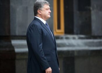 65% українців вважають справедливими санкції проти Порошенка, Медведчука й Коломойського – соціологічне дослідження