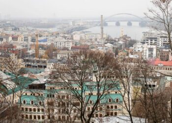 Хмарно і з опадами. Синоптики дали прогноз погоди в Україні на 2 березня