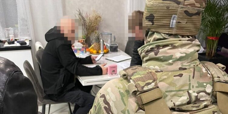 Інженер одного з енергетичних підприємств України фіктивно бронював військовозобов’язаних – ДБР