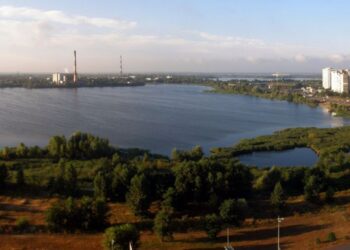 Кияни просять облаштувати парк біля озера Вирлиця – з’явилася петиція | ПРО ГОЛОВНЕ