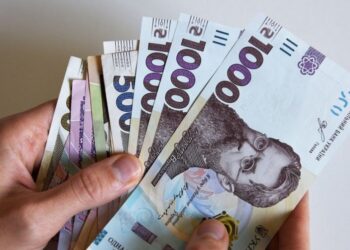 Минулого року середня зарплата в Україні зросла на 23,1% |