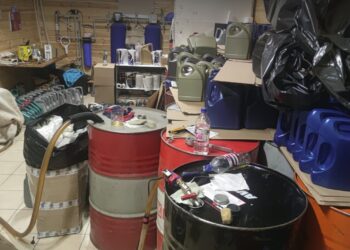 На Київщині викрили виробництво фальсифікованих моторних олив відомих брендів