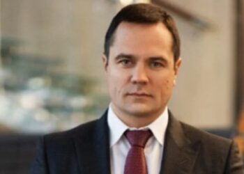 “Смотрящему за Києвом” Комарницькому допомогли втекти за кордон правоохоронці та спецслужби, – ЗМІ