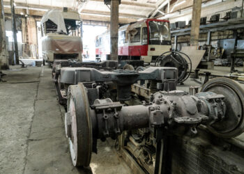 Трамваї у Києві оновлюють та ремонтують – дивіться, як це відбувається | ПРО ГОЛОВНЕ