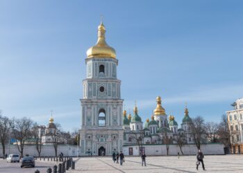 У Києві оцифрували архіви Софійського собору та заповідника Софія Київська | ПРО ГОЛОВНЕ