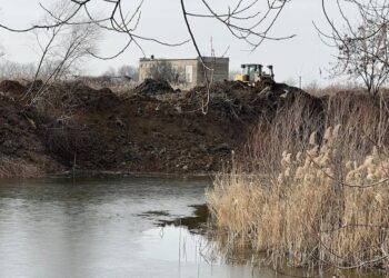 В Ужгороді забудовник засипав Чорне озеро — відкрито кримінальну справу | ПРО ГОЛОВНЕ