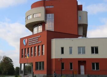 “Виявлені розбіжності”. МОЗ відповіло на скарги пацієнтів лікарні у Вінниці на брак безплатних ліків