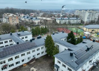 Завдяки сонячним панелям школа в Бучі зекономить 100 тис. грн щомісяця