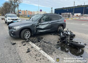 ДТП на Київщині: мотоцикліст постраждав унаслідок зіткнення з BMW