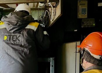 Енергетики ДТЕК допомогли повернути світло й воду в Херсонській області після обстрілів росіян