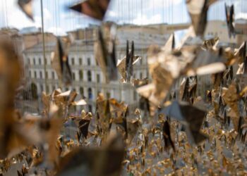 Інсталяція з 5000 оригамі-птахів з’явилася у Києві – дивіться фото | ПРО ГОЛОВНЕ