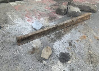 Історичну трамвайну рейку знайшли біля Львівської площі | ПРО ГОЛОВНЕ