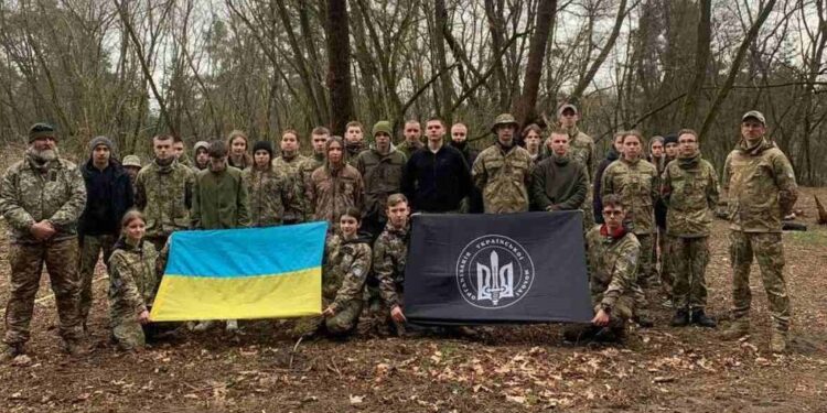 Юні бучанці пройшли вишкіл у наметовому таборі