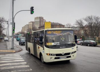 Київрада підтримала безготівкову оплату в маршрутках — коли запровадять | ПРО ГОЛОВНЕ